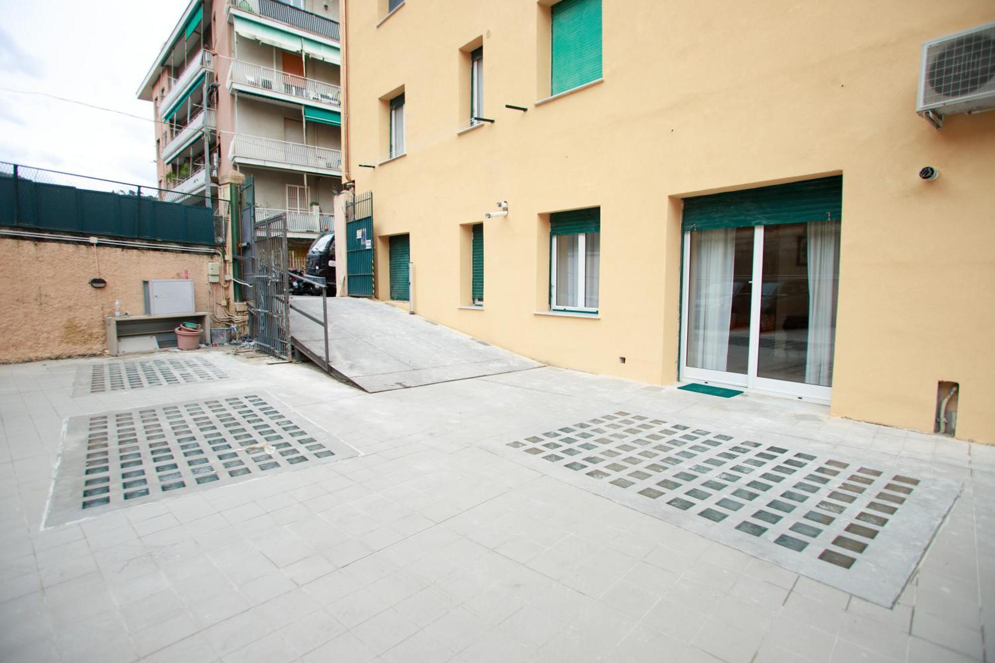 Sofia House With Private Parking Lejlighed Genova Eksteriør billede